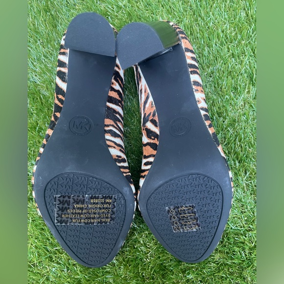 Michael Kors | Susan Flex Pump in Multi Died Cow Leather | Size 8 | Never Worn - Picture 6 of 11